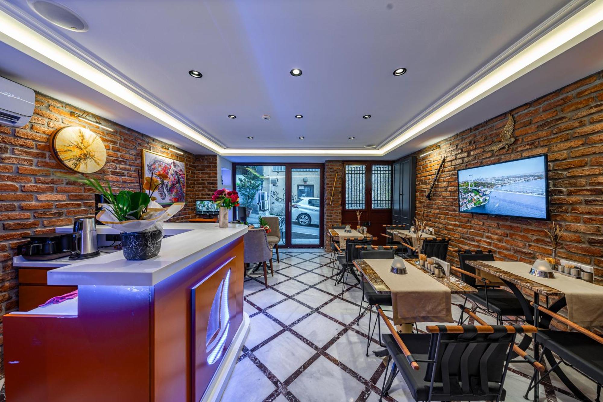 Pera Luna Premium Hotel Istanbul Exterior photo