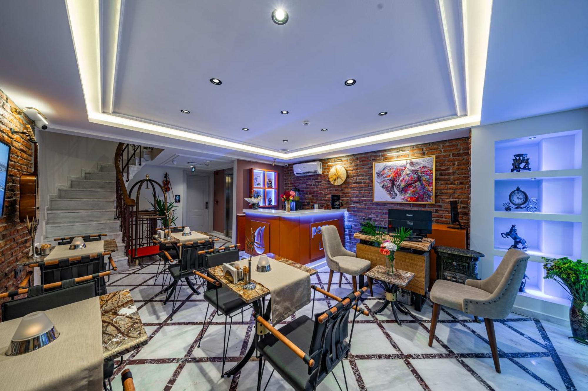 Pera Luna Premium Hotel Istanbul Exterior photo